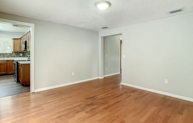 3 beds, 1 bath, $2,600