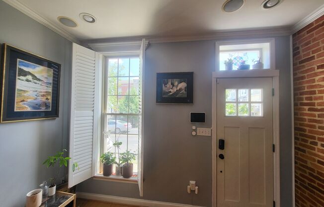 Charming 2Bed/3Bath in Patterson Place