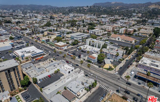 1443 N MARIPOSA AVE
