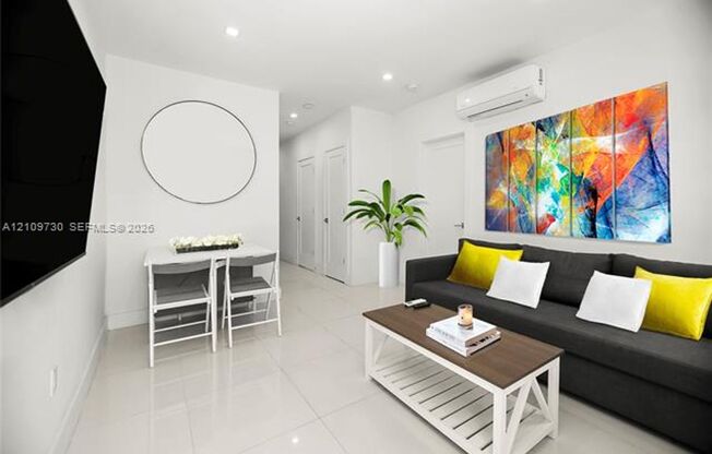 733 Michigan Ave cu-8, Miami Beach, FL 33139