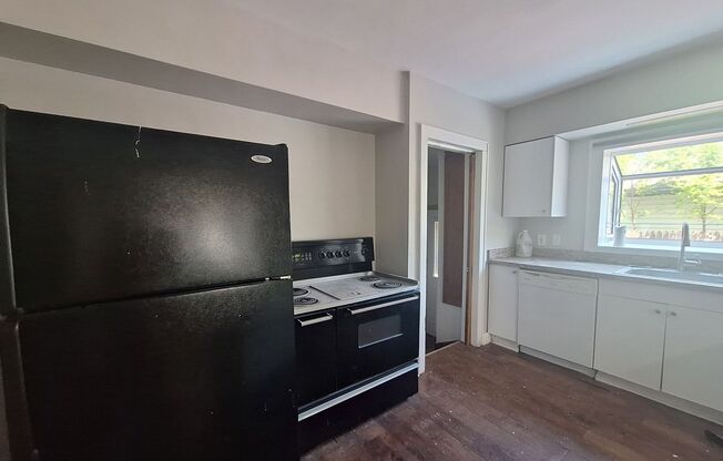 Come see your next home!!  3 bed, 2 bath in Roseville