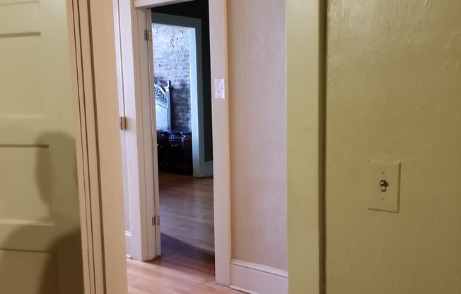 2 beds, 1 bath, $2,500