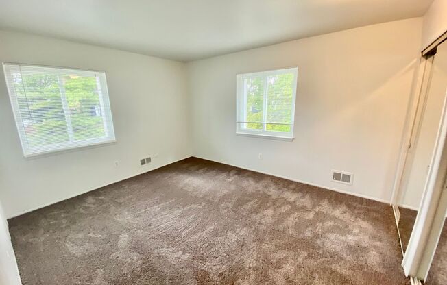 2 beds, 1 bath, 850 sqft, $1,345, Unit 907