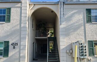 Charming 2-Bedroom Home in an Unbeatable Location!
