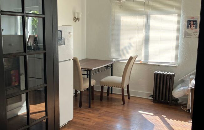 2 beds, 1 bath, $1,500, Unit 2C