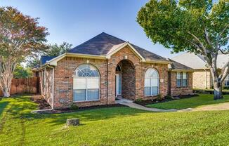 2409 QUEENS CT
