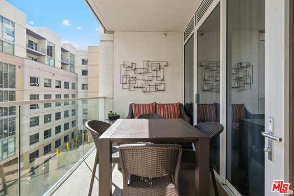 1 bed, 2 baths, 1,270 sqft, $5,200