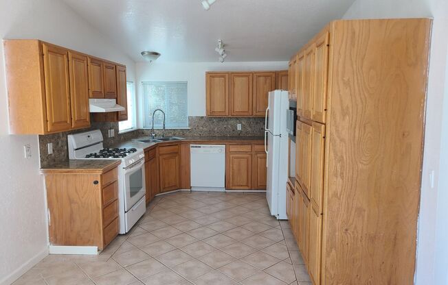 3 beds, 2 baths, $2,350