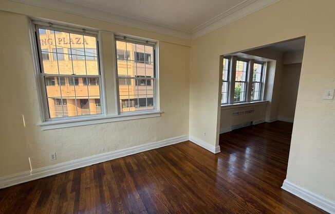 2 beds, 2 baths, 1,303 sqft, $2,200, Unit New King Edward  301