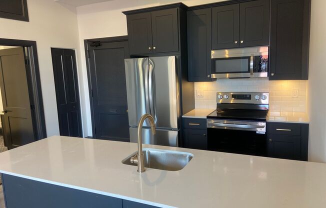 1 bed, 1 bath, 525 sqft, $1,575, Unit 205