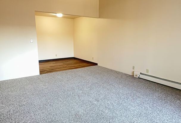 2 beds, 2 baths, 945 sqft, $979.99, Unit 825-J16