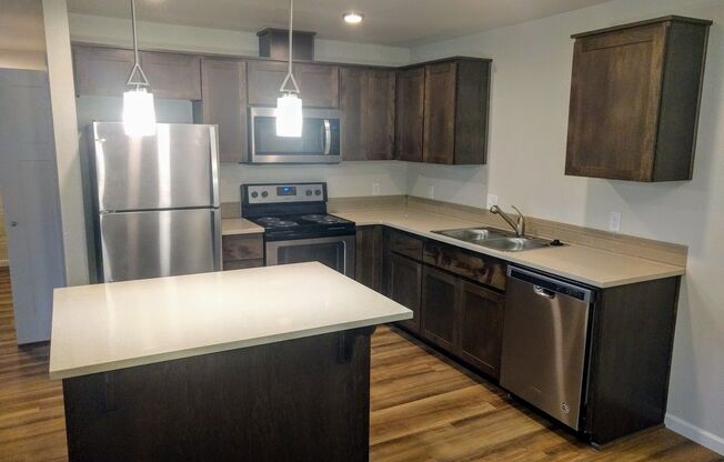 1 bed, 1 bath, 782 sqft, $1,650, Unit B-109