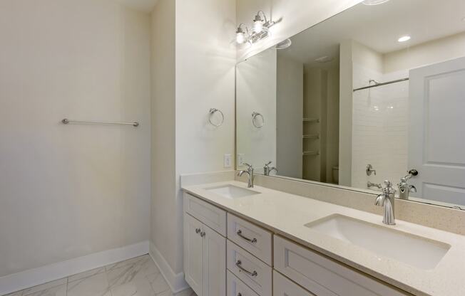 Bathroom With Vanity Lights at Waverly Place, North Charleston, SC
