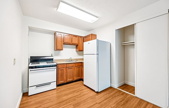 2 beds, 1 bath, 665 sqft, $950, Unit 1732P