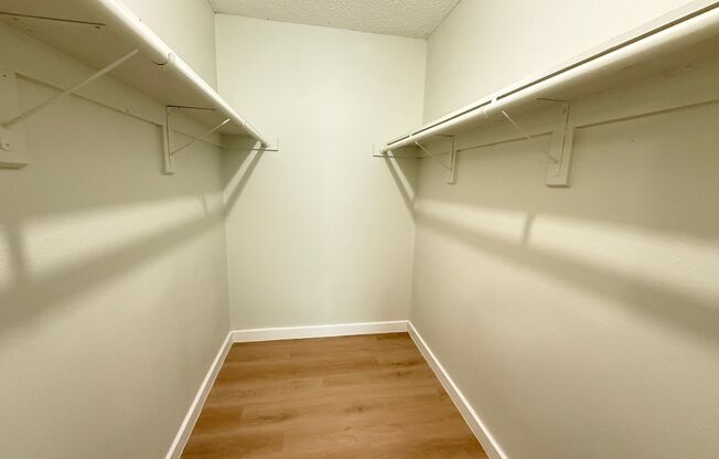 1 bed, 1 bath, 650 sqft, $1,325, Unit SUX-116