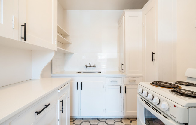 Studio, 1 bath, 200 sqft, $1,525