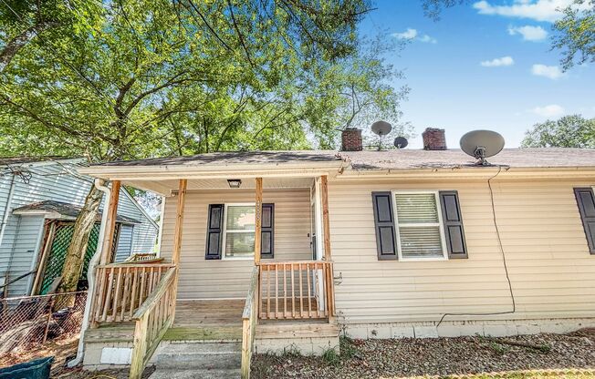 Updated and Charming 2BR/ 1 BA in Marietta!