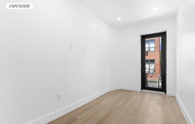 405 LINDEN ST