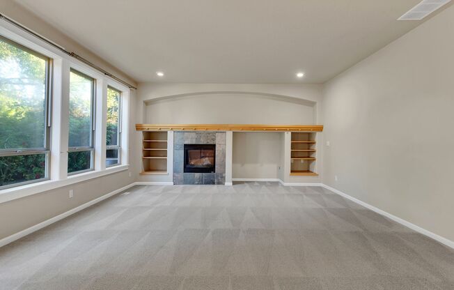 Fabulous 4BD/2.5BTH/2-Car Garage Renaissance Home in Rock Creek / Bethany area