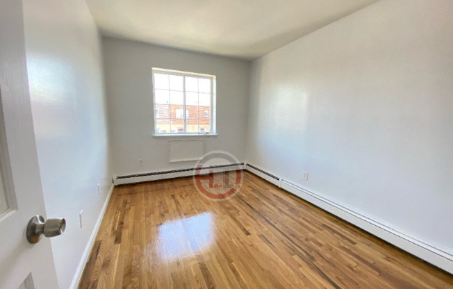 286 BALCOM AVE