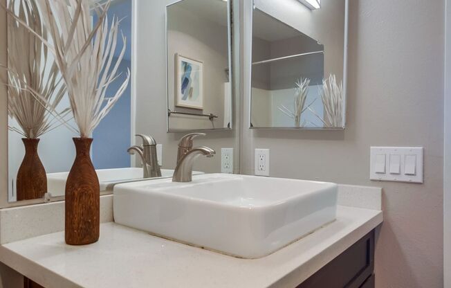 2 beds, 2 baths, 1,000 sqft, $2,595, Unit 23