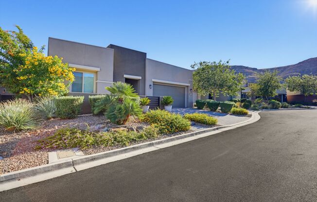South Summerlin Vistara Gated Community Pool Home