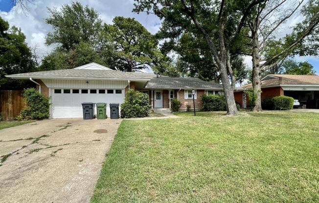 1205 COLLEGE OAKS DR
