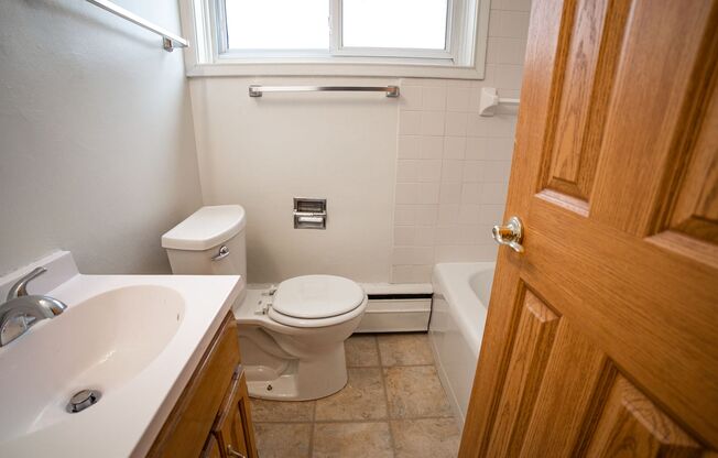 2 beds, 1 bath, 900 sqft, $1,295, Unit 4412-203