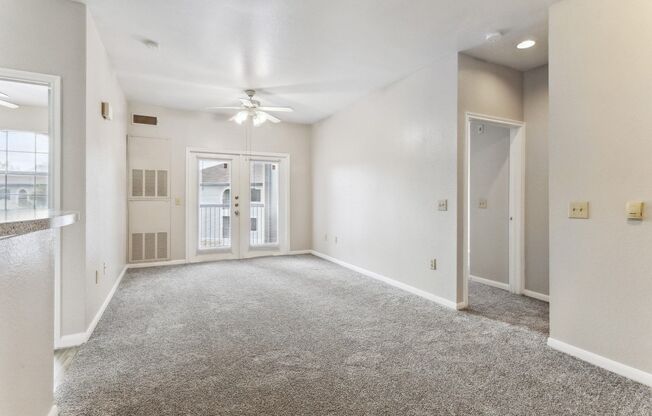 2 beds, 1 bath, 787 sqft, $1,082