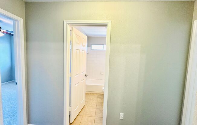 Modern Comfort Meets Style – Spacious 4BR Home in South Austin with Smart Features & Private Backyard