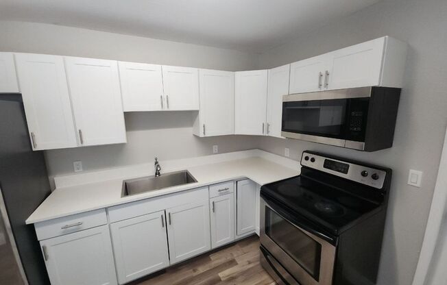 Bradenton 3 Bed 2 Bath Remodeled Duplex for Rent - $1,899 Special (Apply & Sign by 9/30) | 34203