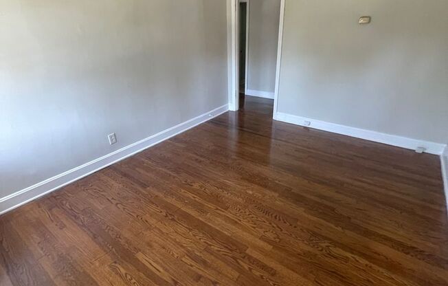 2 beds, 1 bath, $995, Unit 1409