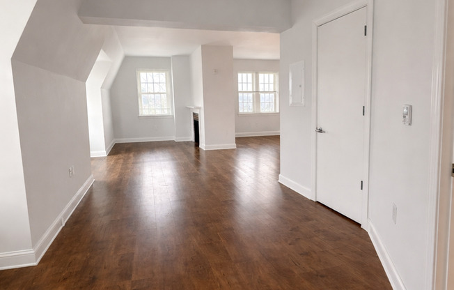 1 bed, 1 bath, 955 sqft, $1,988, Unit PH-07