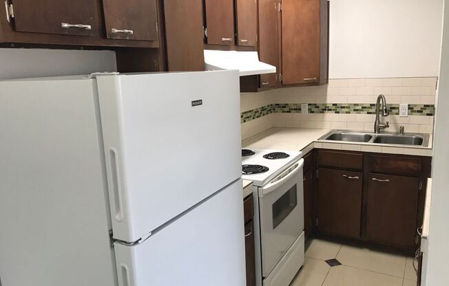 1 bed, 1 bath, 420 sqft, $987, Unit 14