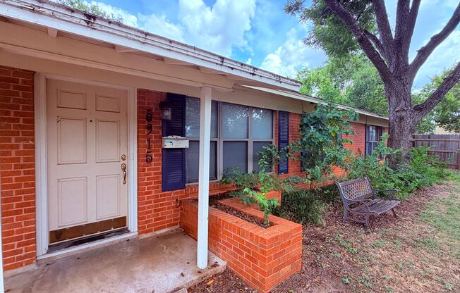 COZY 3 BEDROOM - CENTRAL LOCATION - QUIET CUL-DE-SAC