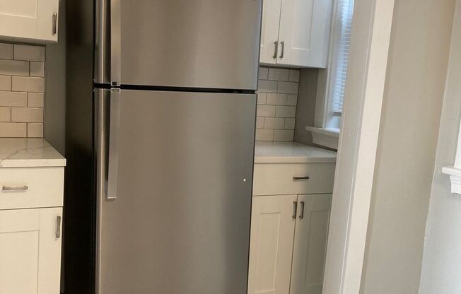 127-129 Ridge/829-833 Dobson