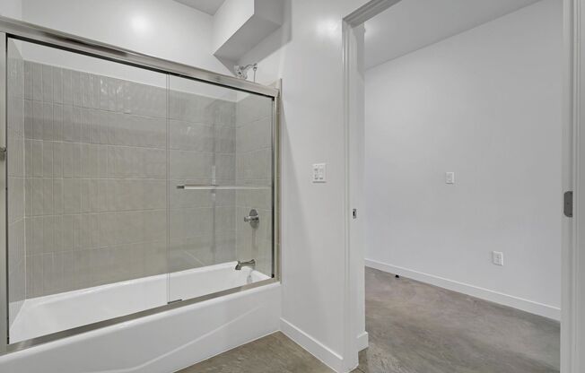 Studio, 1 bath, 425 sqft, $1,995, Unit 404