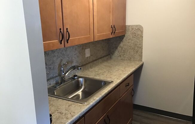 1 bed, 1 bath, 682 sqft, $1,230, Unit GL37006
