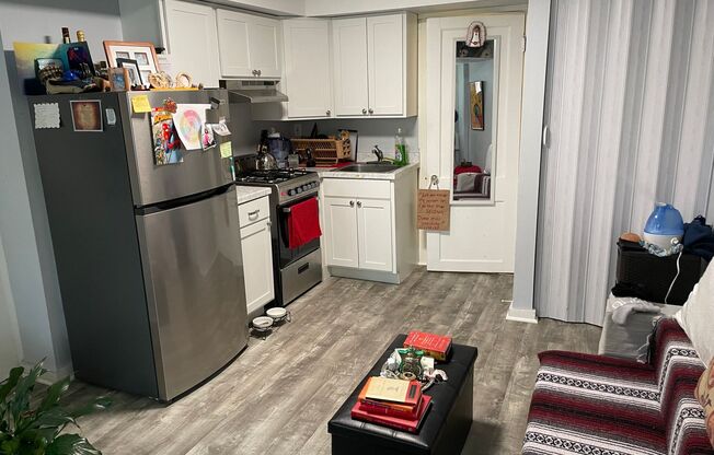 Studio, 1 bath, 450 sqft, $995, Unit 251-B1