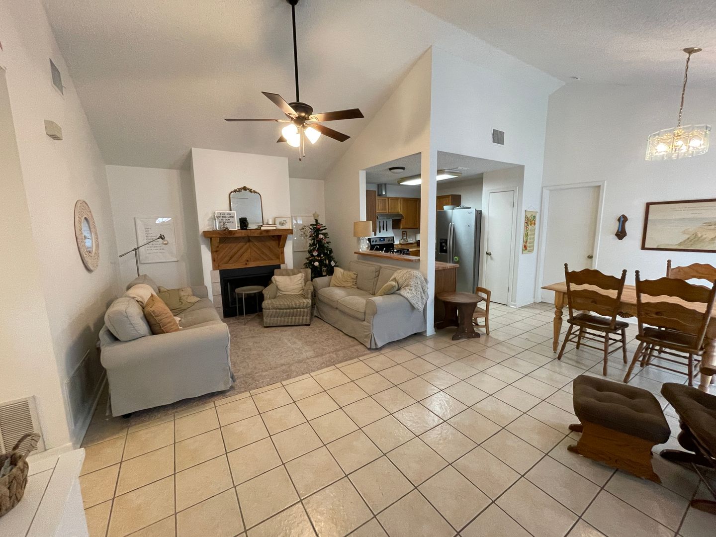 Well Maintained Duplex in Great Location!