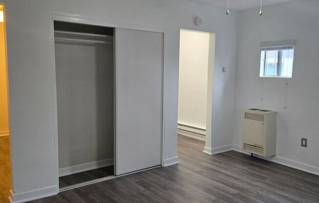 Studio, 1 bath, $1,300, Unit 01