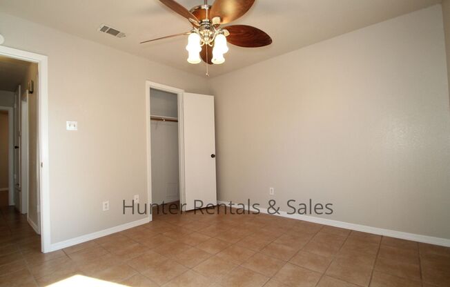 4 beds, 2 baths, $1,250