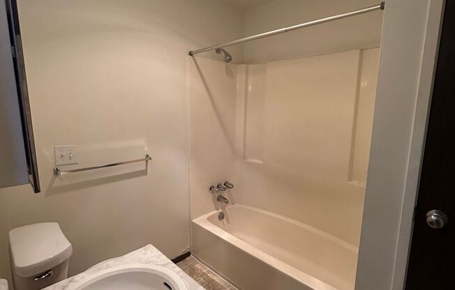 Studio, 1 bath, 650 sqft, $695, Unit 3940-04