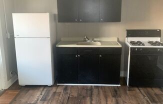 1 bed, 1 bath, $655, Unit #103