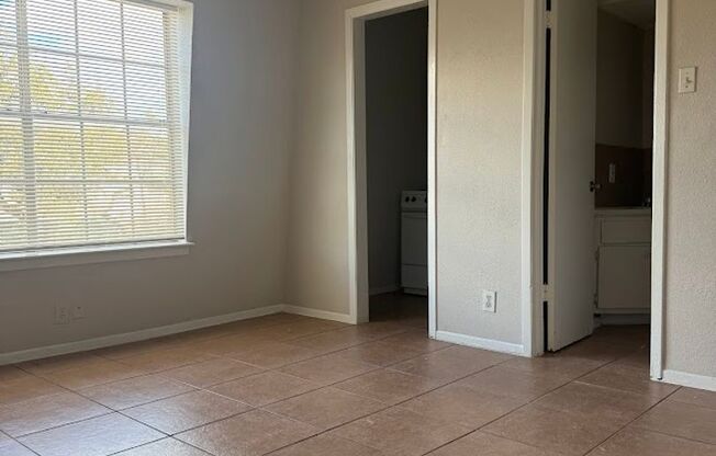 Studio, 1 bath, 350 sqft, $700, Unit K740 - 311 - 303B