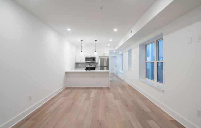 1513 W Girard Avenue