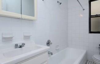 2685 CRESTON AVE