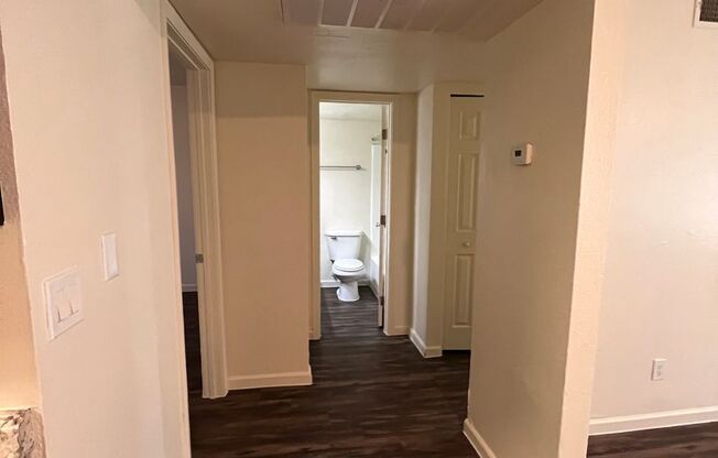 2 beds, 1 bath, 950 sqft, $1,225, Unit 109