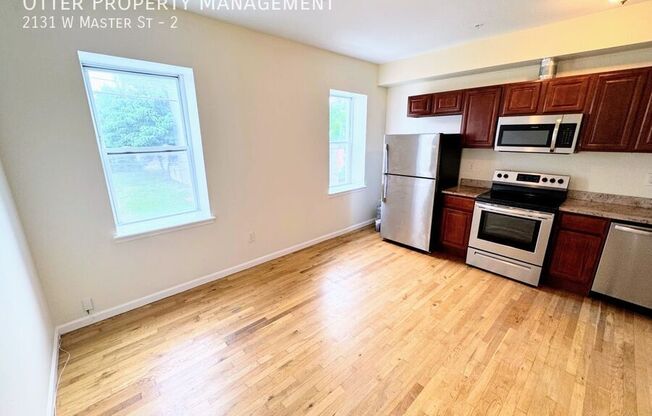 2131 W MASTER ST