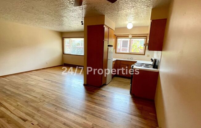 1BD I 1BA Apartment - Downtown Sellwood